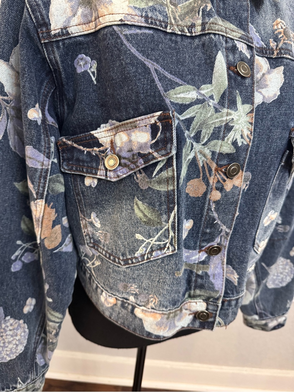 100% Cotton Floral Print Cropped Denim Jacket - Blue Barrel Sleeves NWOT - Picture 4 of 16